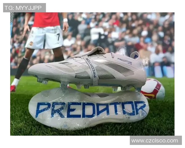 球星如何穿着落场足球鞋助力表现 解读专业球鞋选择与穿法技巧 球星如何穿着落场足球鞋助力表现 解读专业球鞋选择与穿法技巧