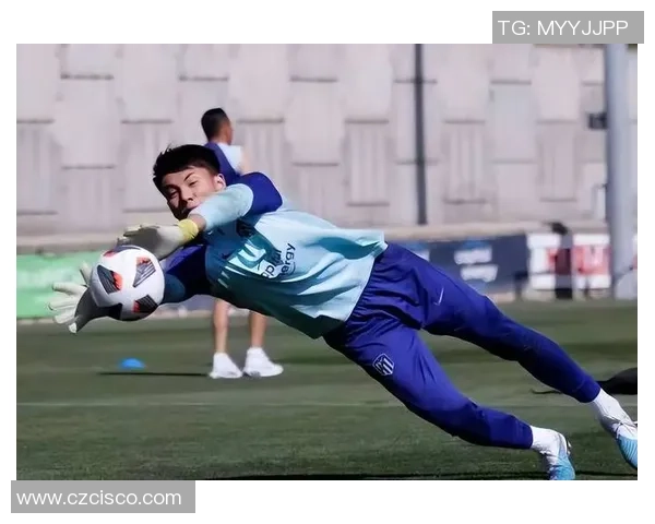 老足球明星回顾传奇生涯 从球场到幕后 他如何塑造足球世界的新格局 老足球明星回顾传奇生涯 从球场到幕后 他如何塑造足球世界的新格局